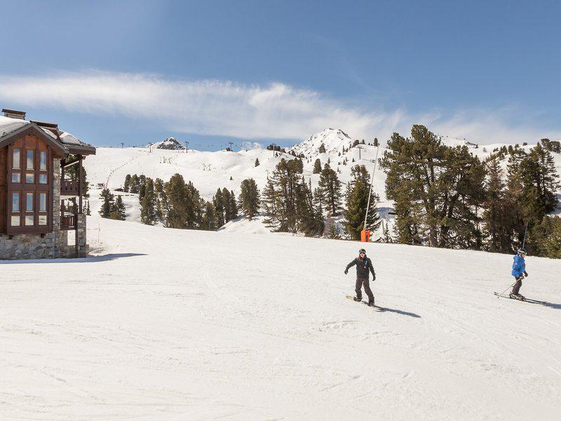 6045BE5ADE54CD4B32F355A6DFBFFC03