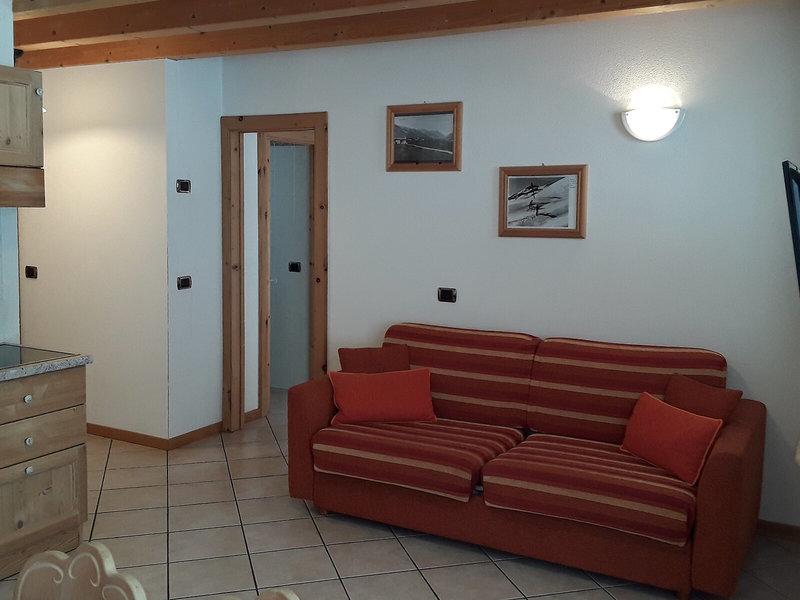 E35B8BA7A6BE3A5BDEE43D337F333CE4