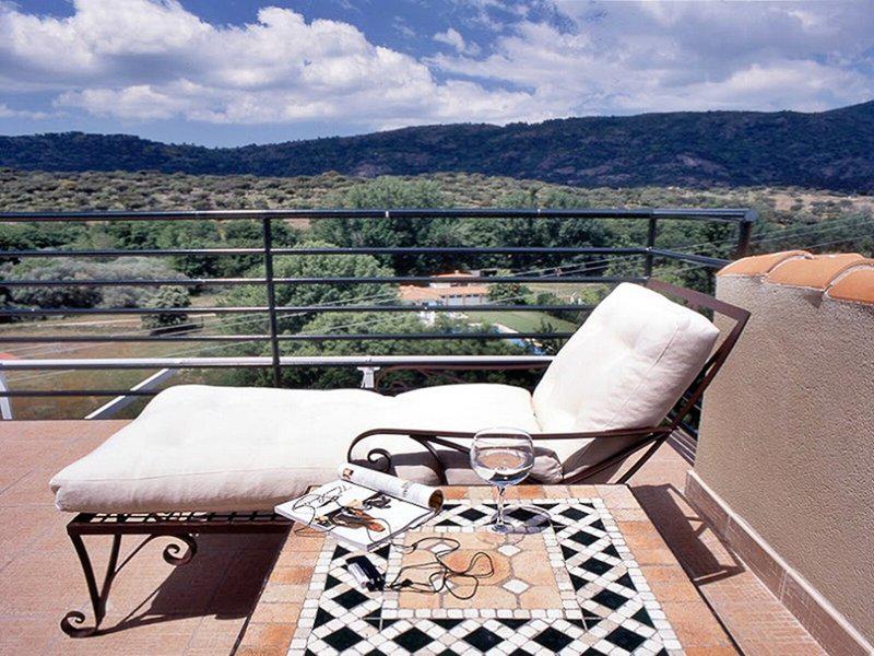 99ECCE6C54889B86281672AFCC07B410