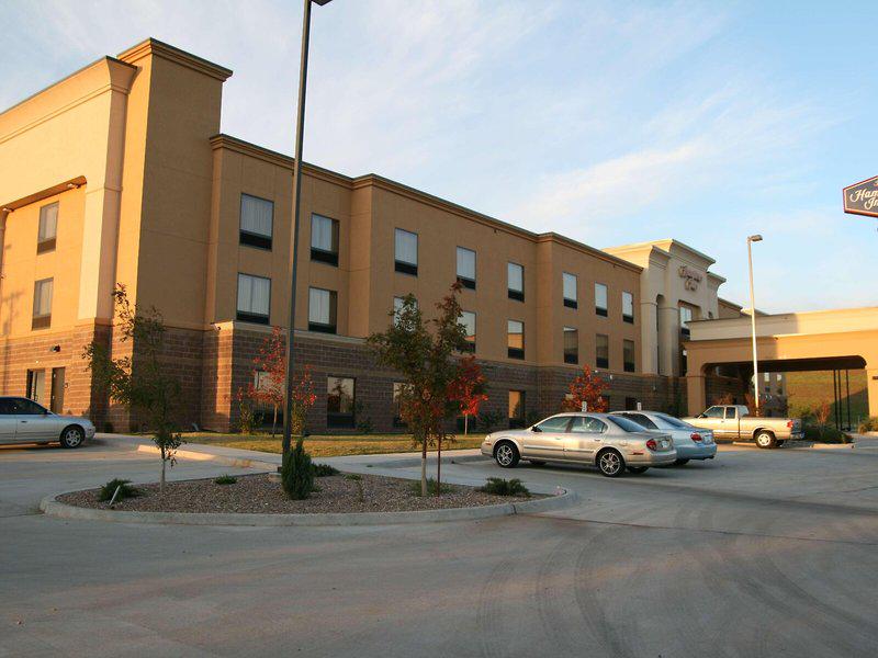 28FF9599EB6410A318F9C3A3E16147BB