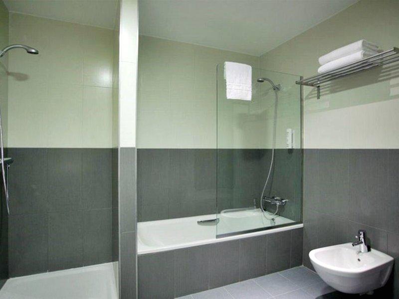 E80B052AB5F09882682E5D4A94445991