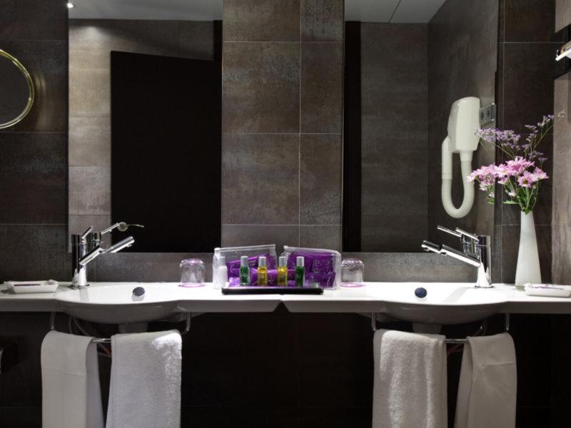 713CF92CCE4123123221E6CED689A9E7