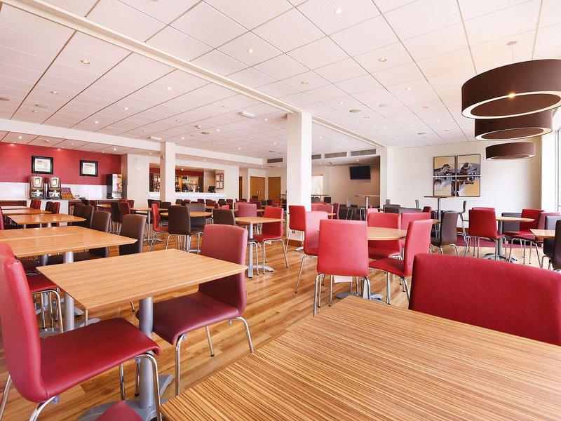 46B93EFEEB77D49272609F92379D29A4