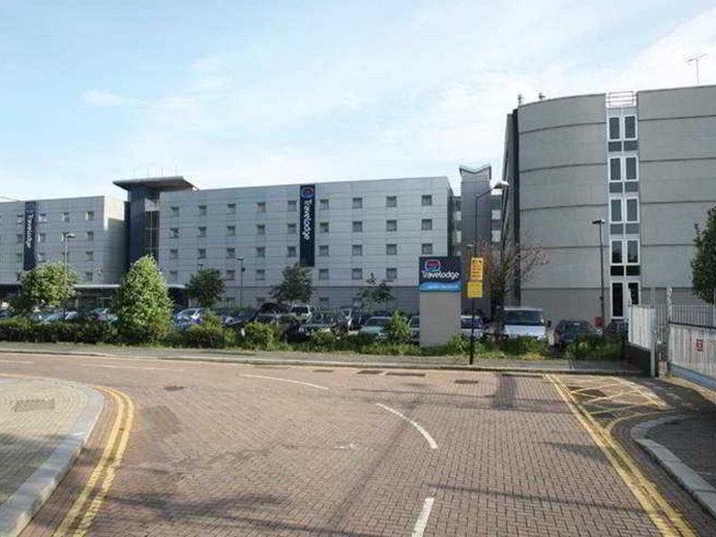 F2A0C980460C5351D5F8B69684575D11