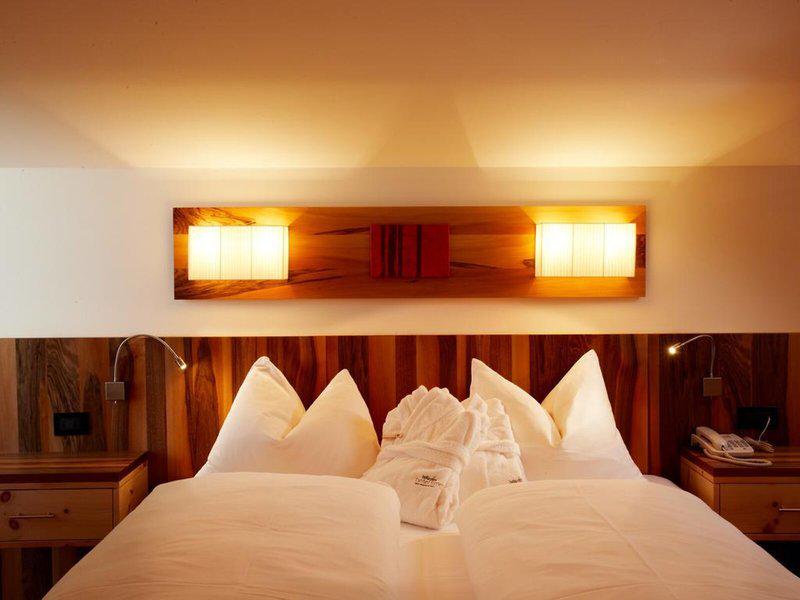 052F845BBF1053C7F4BB1E28D43E5FB0