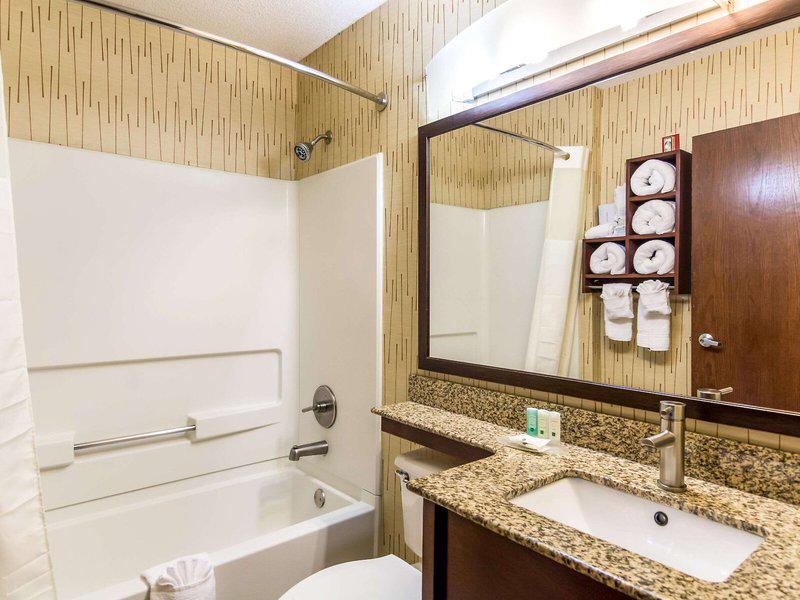 210E7CE9B66EF9AB2A8A5DFC31402C20