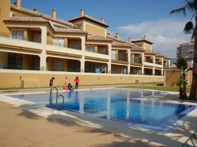 DC82731E9002EC04CFD234A3650A4247