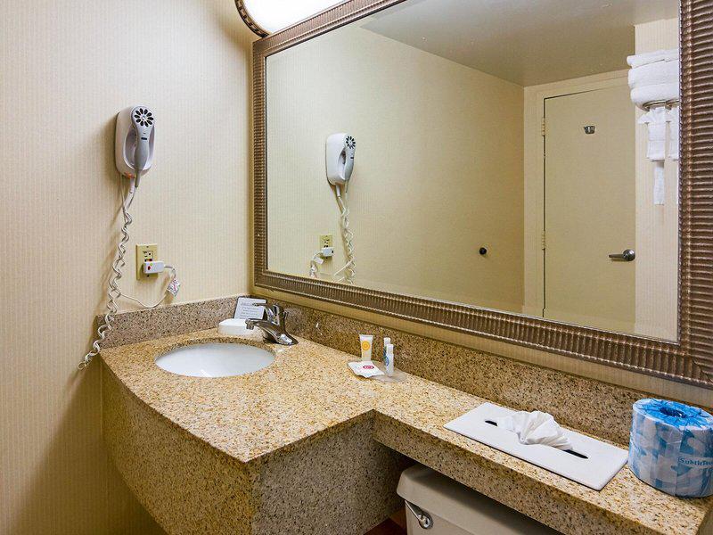 ECA30F2112A529D69BBCC2878F2D1D56