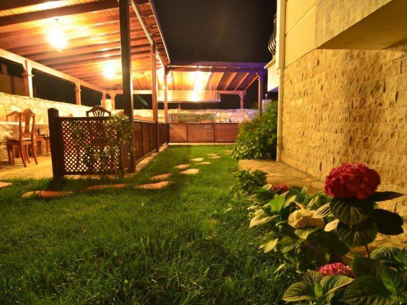 299B701339029C9A9D187ED2400F7BD3