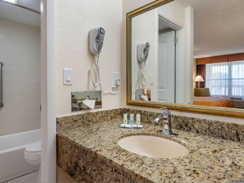 2B9106F9A544D8FC2C30EFD7F8381148