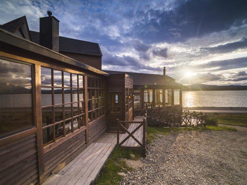 FB68FBBF3715B4213F2DFB63C429B4D0