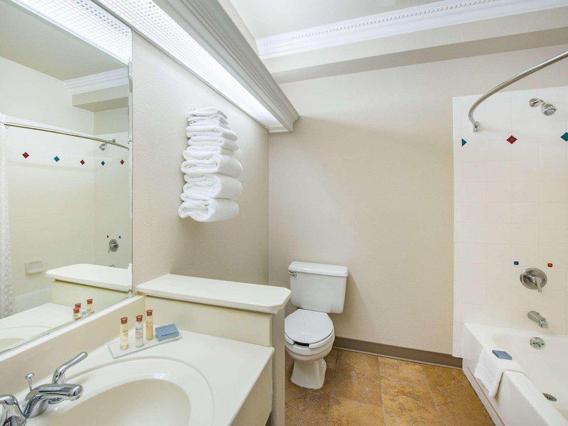 EA04172A40F267C1BCE31267D63C0551