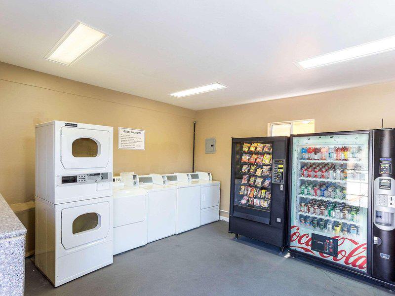 DC2FB55D2BE65BDD6C209B0EC28E052D