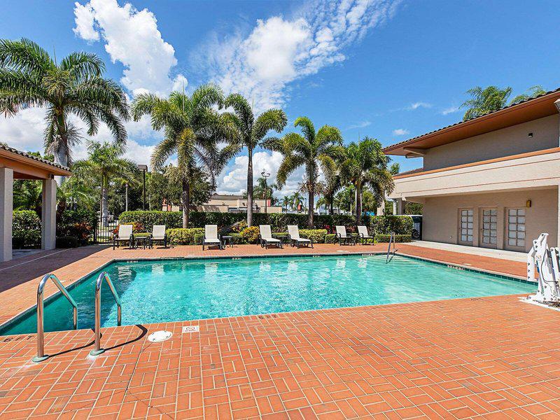 E7D47528364F6FA5FDC33C8753F46514