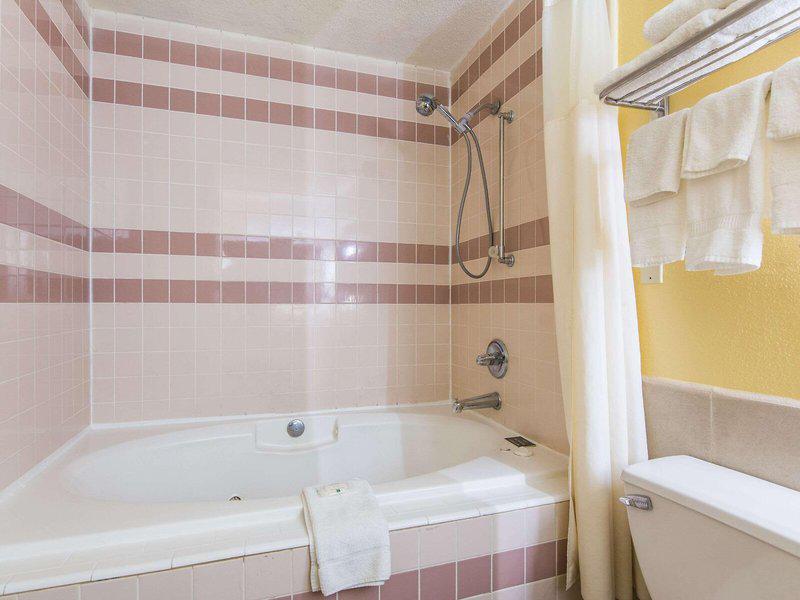 179F423ED60B5F0C6D5086A7A42E5FFB