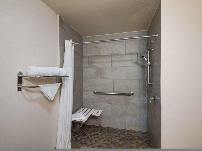 5D815A399B0F3876F3F42E2549F4152E