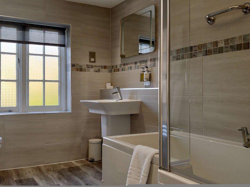 9AD5AC67CC99B881245FC1718D360FAA