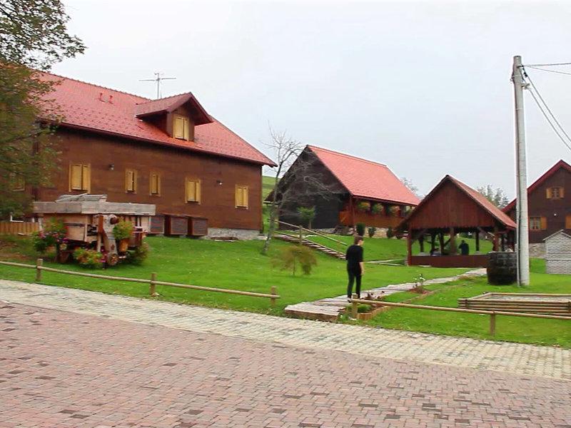 27E6848FA744BDD70724029BC43B9C5F