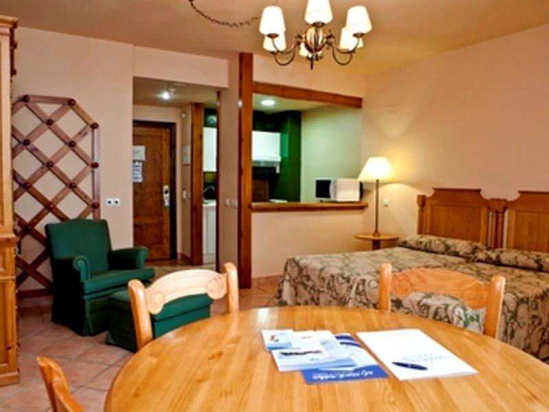 AC780B409F1AF6A84FCFEAB08E6E26B1