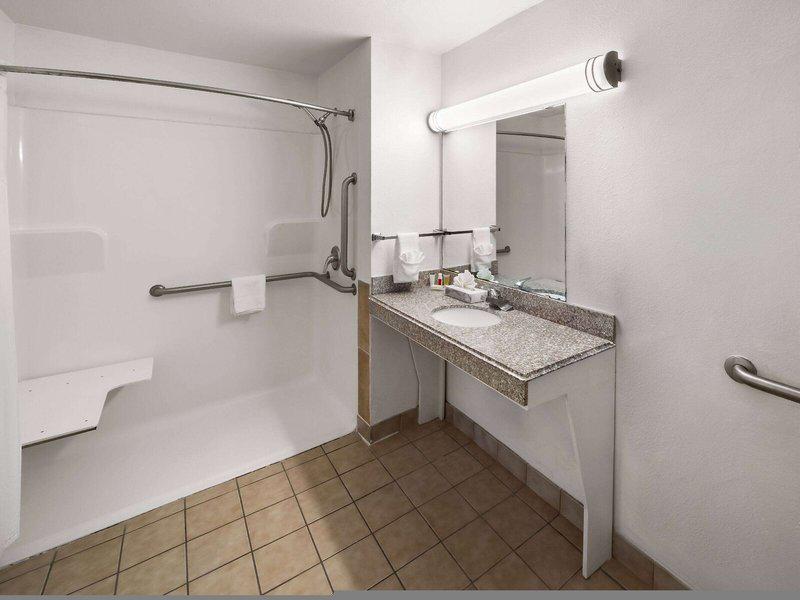 308F9AE8F6CCAF1B99E6E78400540A0E