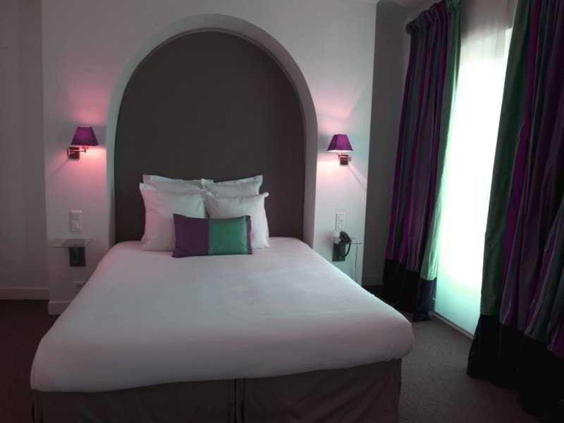 E31F653B7ECEC0D7B3C410E44A221B92