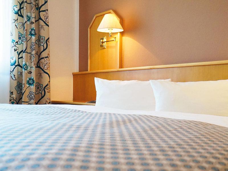 8E888238C9758080C84010D9777112B8