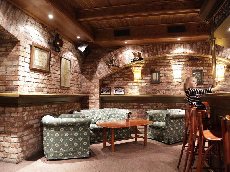 FF23F3098F778E7C815BC7A056135F16