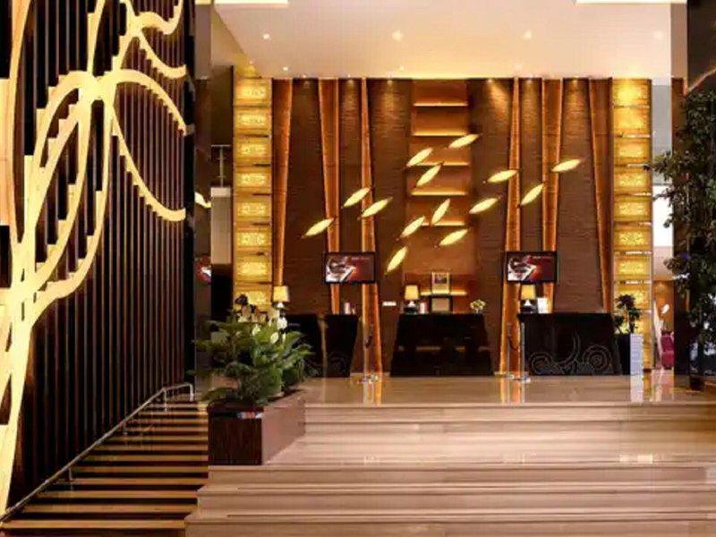 CB737CB23B99846F22C011B1177756C8