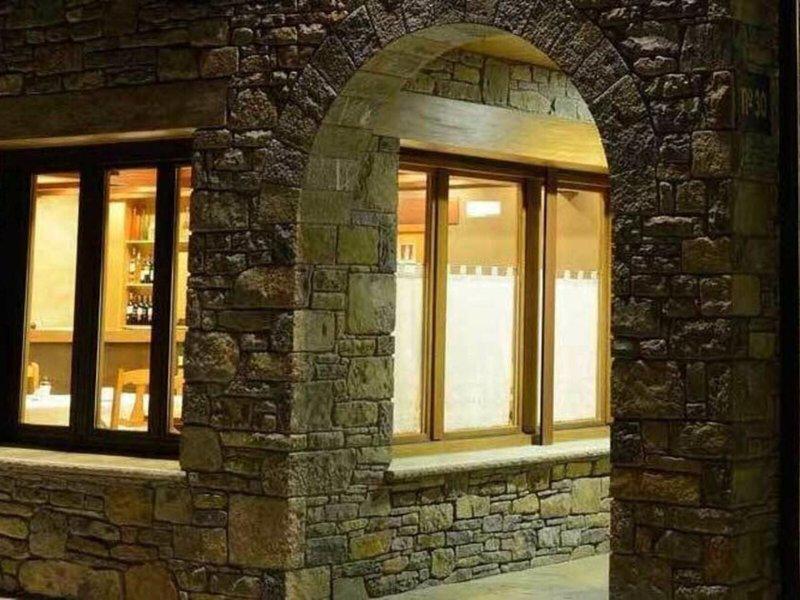 E38169B6142BB21DDE9E289F38F56A54