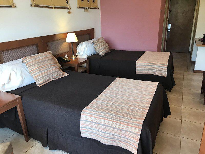 76A7DF1C5B353E15934551D1D45BE91C