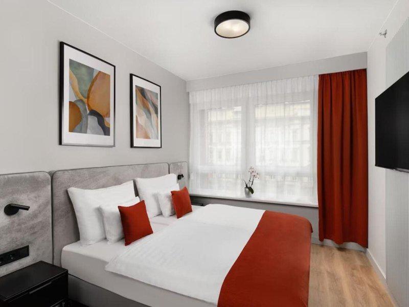 3B7CC243B134481F3E8F6A0C905AD82E