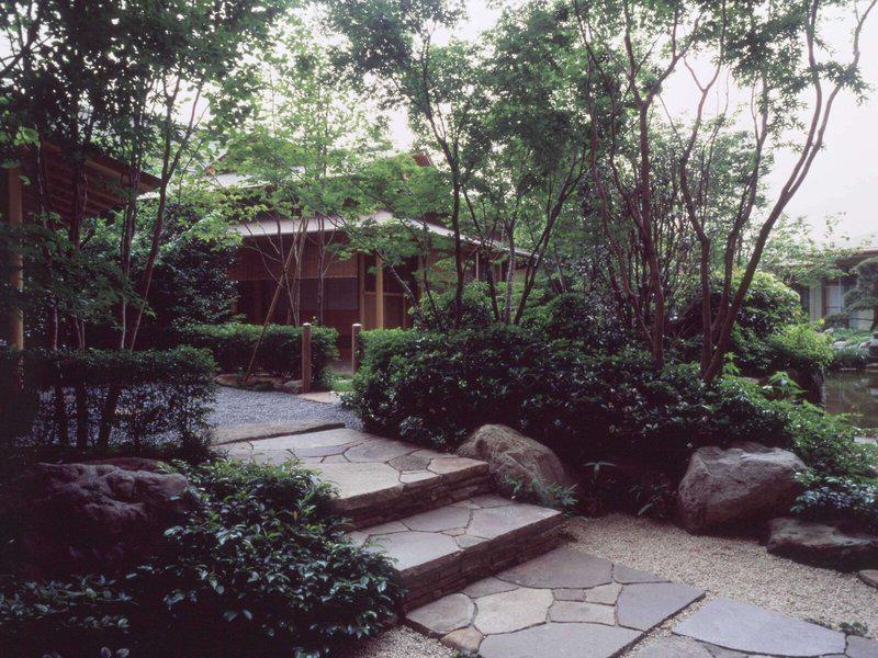 E05D411617751887B45A35B0B13B5E62