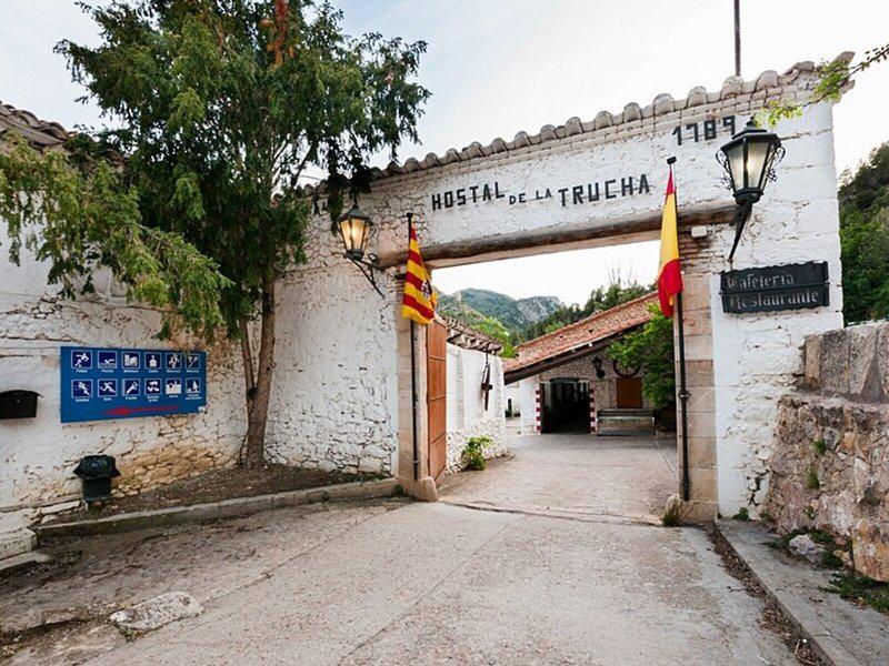 D109BC4119DC32939540906F572EB00F