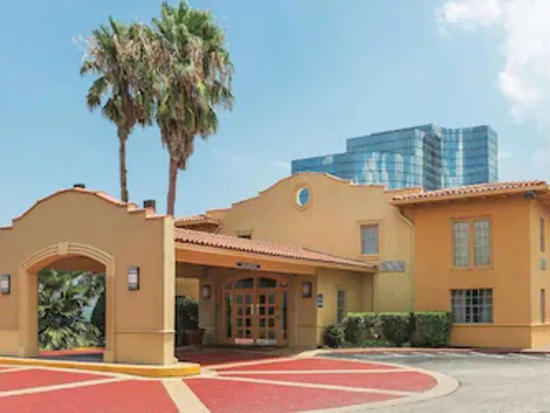 43B172562BE629FE11A4A7D05828419A