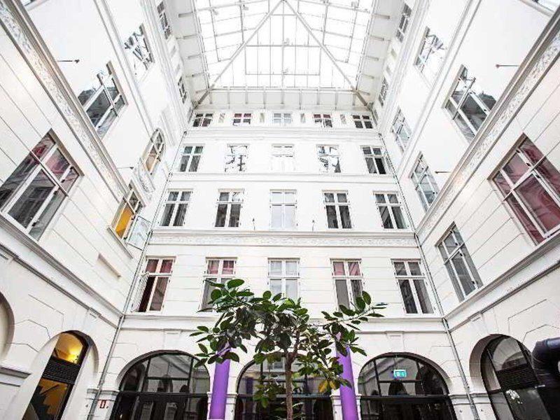 CE236E93654FB34C4BB9D2E27E34C590