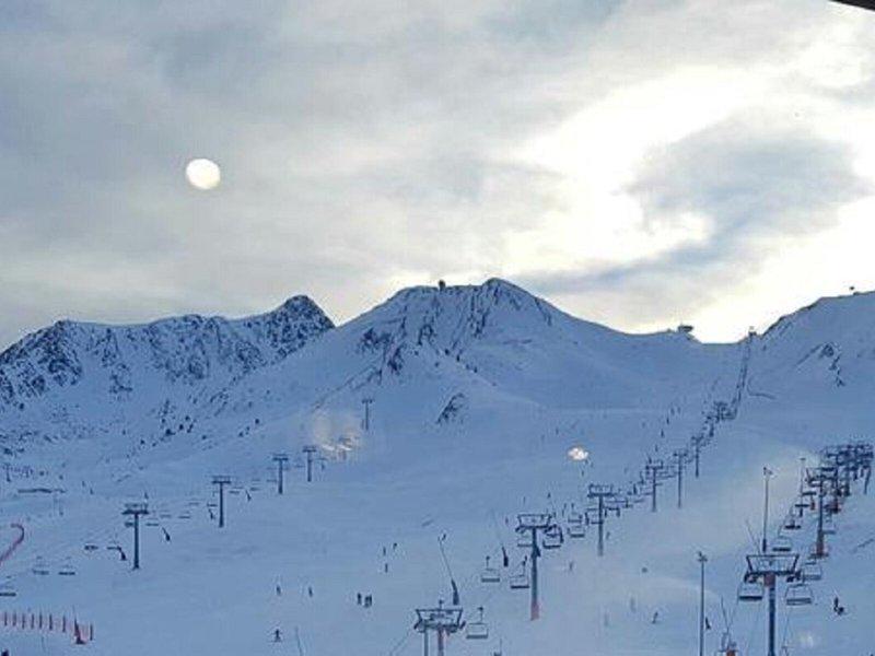 8403D9C002F455556E93E47C796D32FF