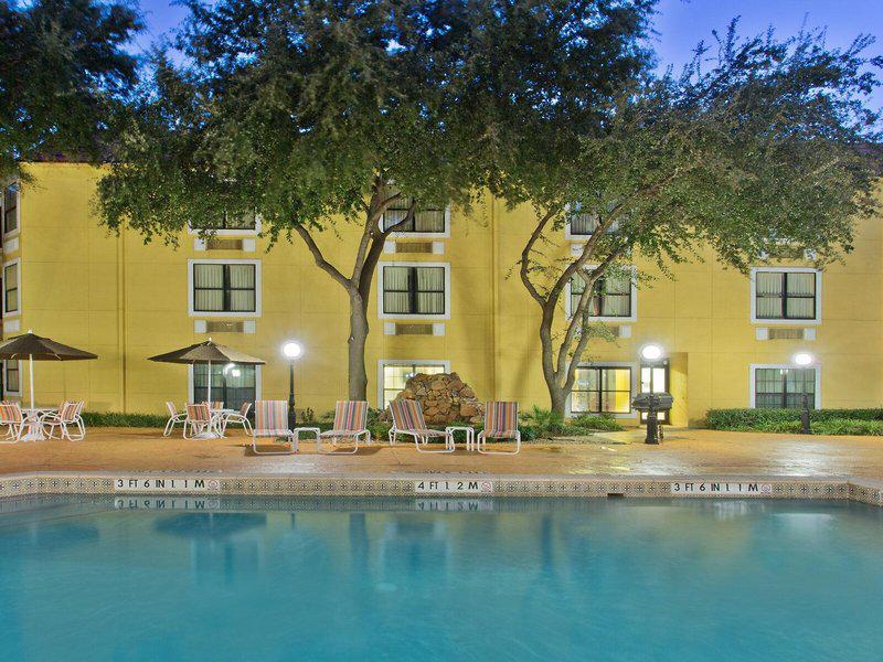 DE499C45BAA0122DC4B8B2534DBFE301