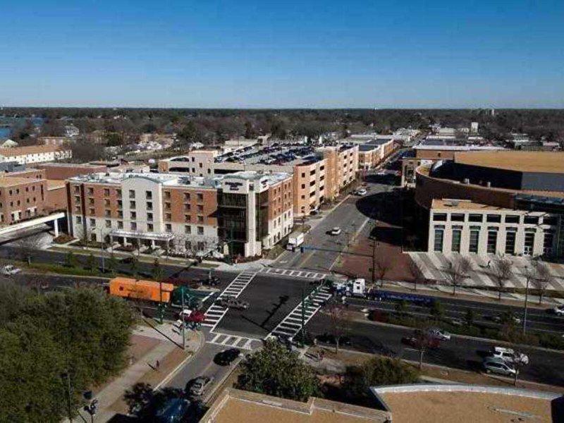 AD1C21C7E640814E256F39691738CDEE