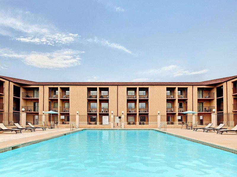 B1C94DE8172B91763641C4710403E3D4