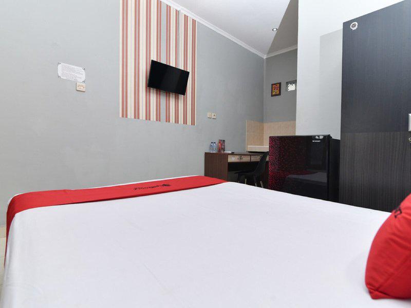 54B3F47BA1978E4C57D95616E9F85B1A