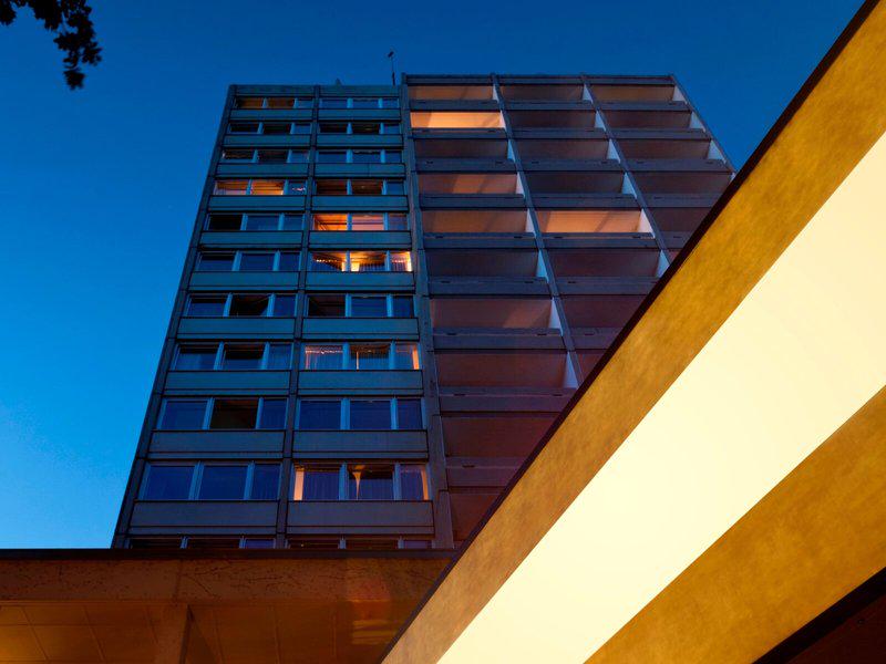 5210BB1939DAF4F5E04A7A19C95947B2