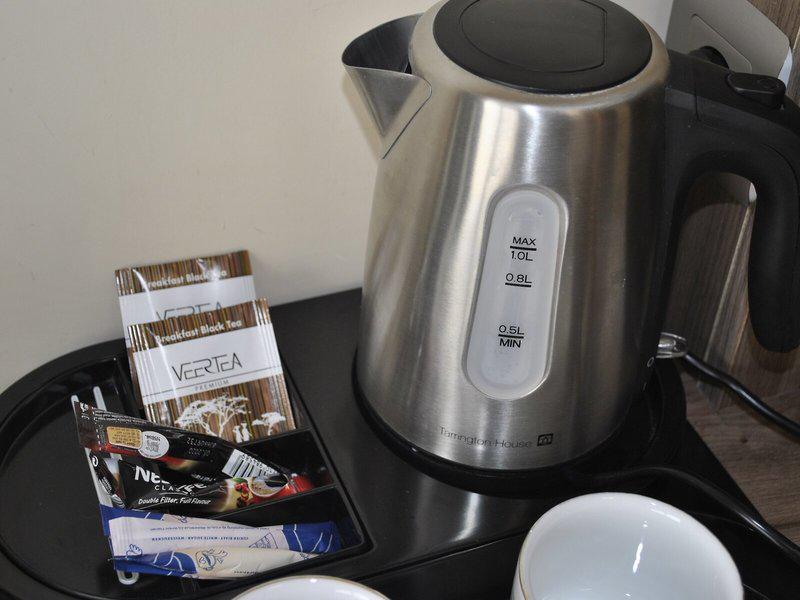 018EE73FF32F15966D9EEAFECB10ECCE