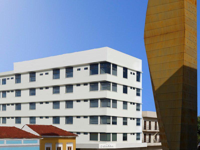 8CCBFF5B9464B2DCC3AA50719FCE6F74