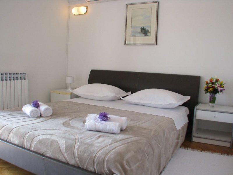 460FA491331E13EF7C4CFEC0384E9C2E