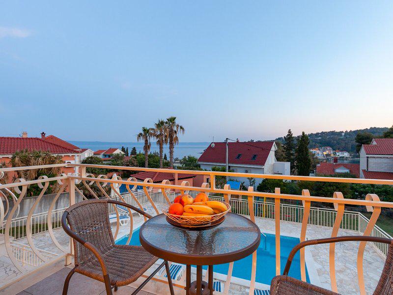 CC9E6B531F7EED22BEF2D8B884E36369