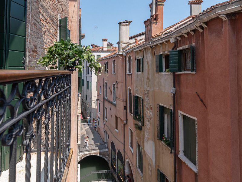 8EE2442F1B43799C3108D6204F35D236