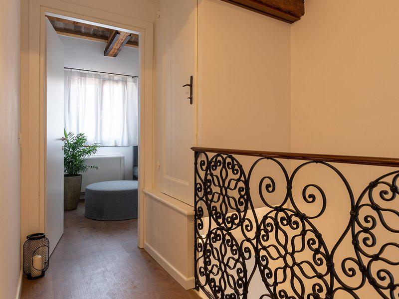 31C59EF131D1D4D6649FBDA895A4E1C2