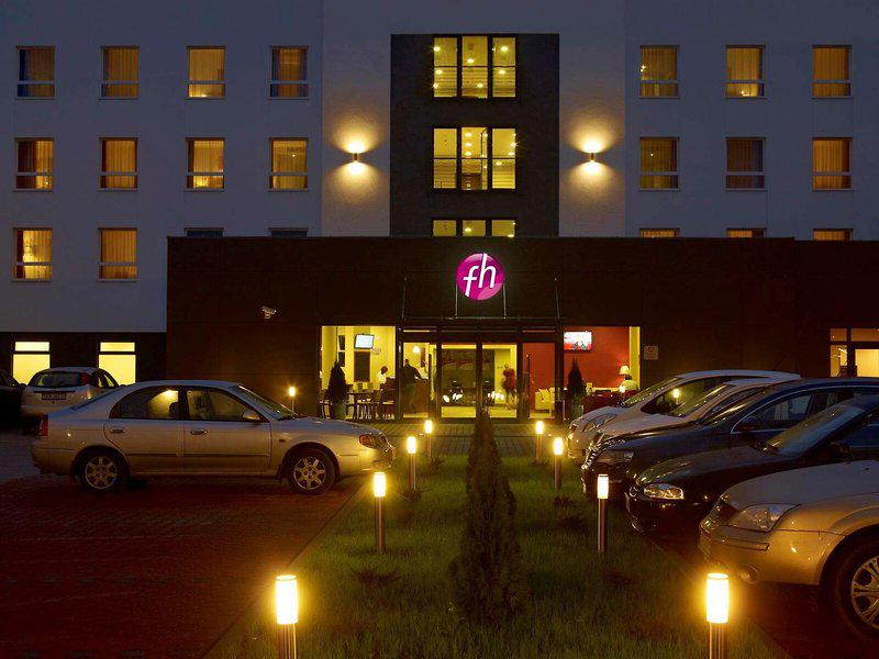 811723F9144DED1C3C80A55CA3D4EFE3