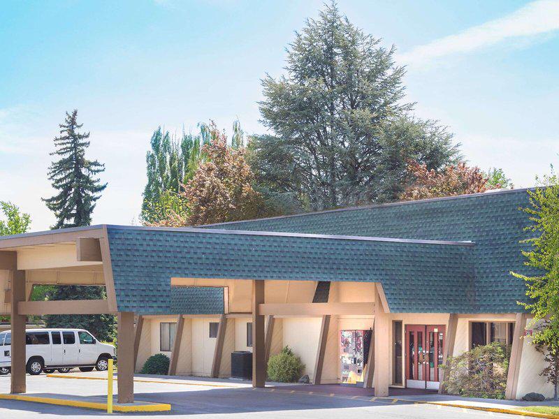 359967556975BDD67052D55D1EA1BBC3