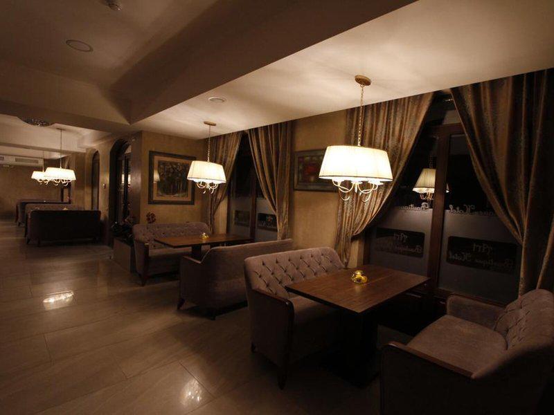 D8AE59F922AF43D28E4A54CD19840574